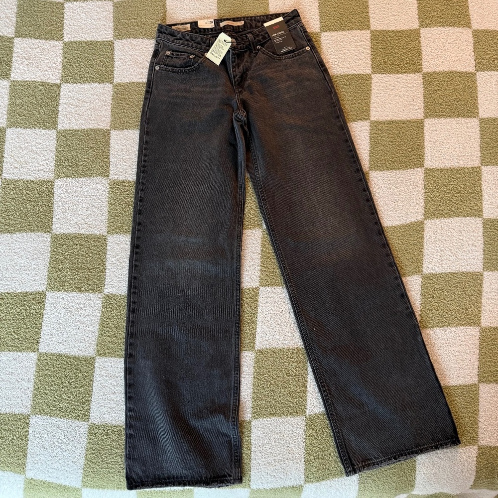 New Women’s Levi Low Loose Jeans